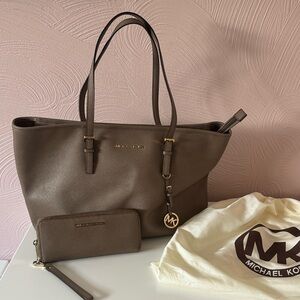 Michael Kors Tan Tote Bag and Wallet Set